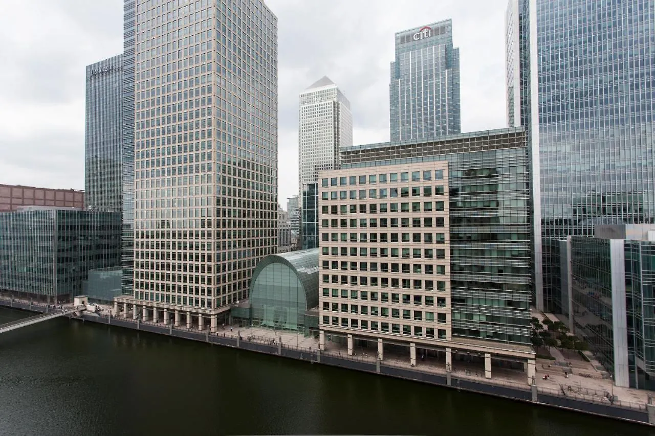 Discovery Dock Apartments London