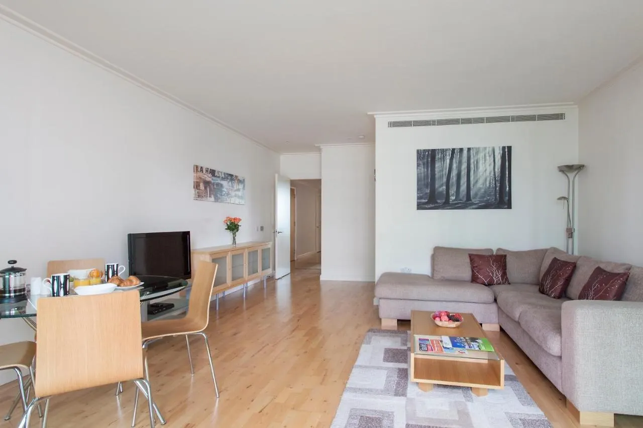 Discovery Dock Apartments London 0*,  United Kingdom