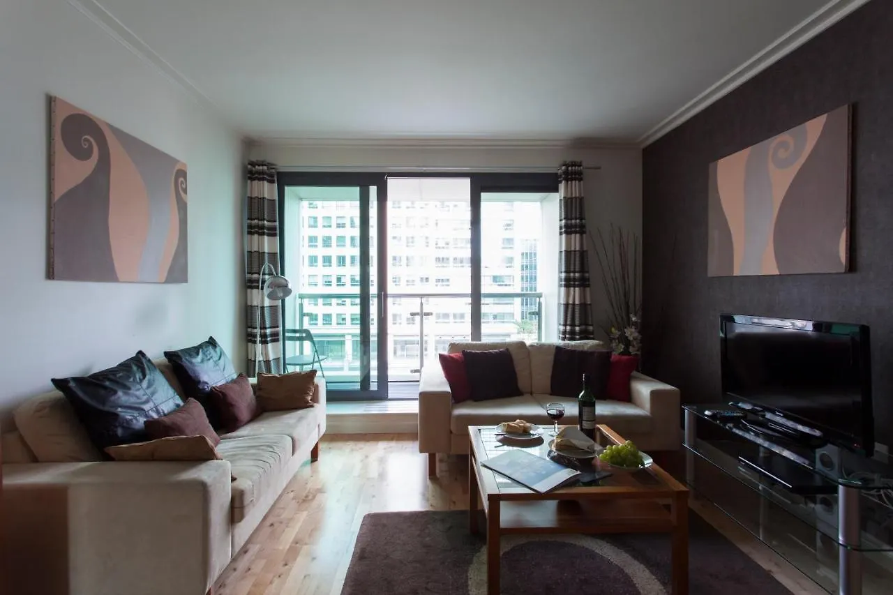 Discovery Dock Apartments London