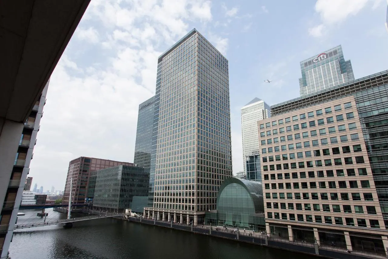 Discovery Dock Apartments London
